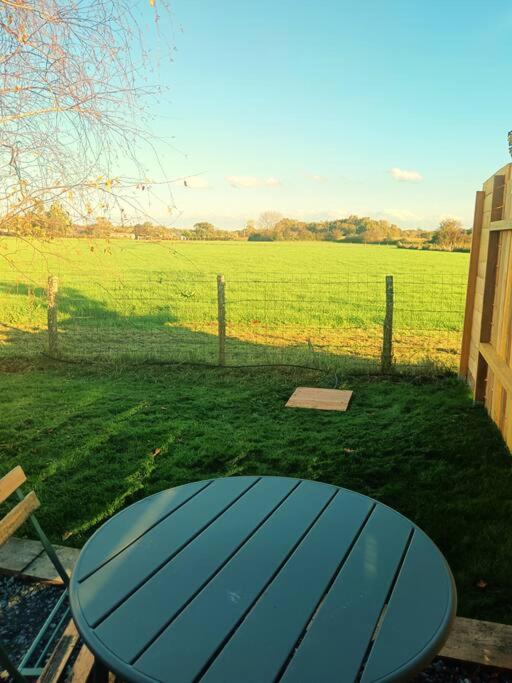 Chalet Cosy Avec Option Jacuzzi Saint-Genes-de-Fronsac ภายนอก รูปภาพ