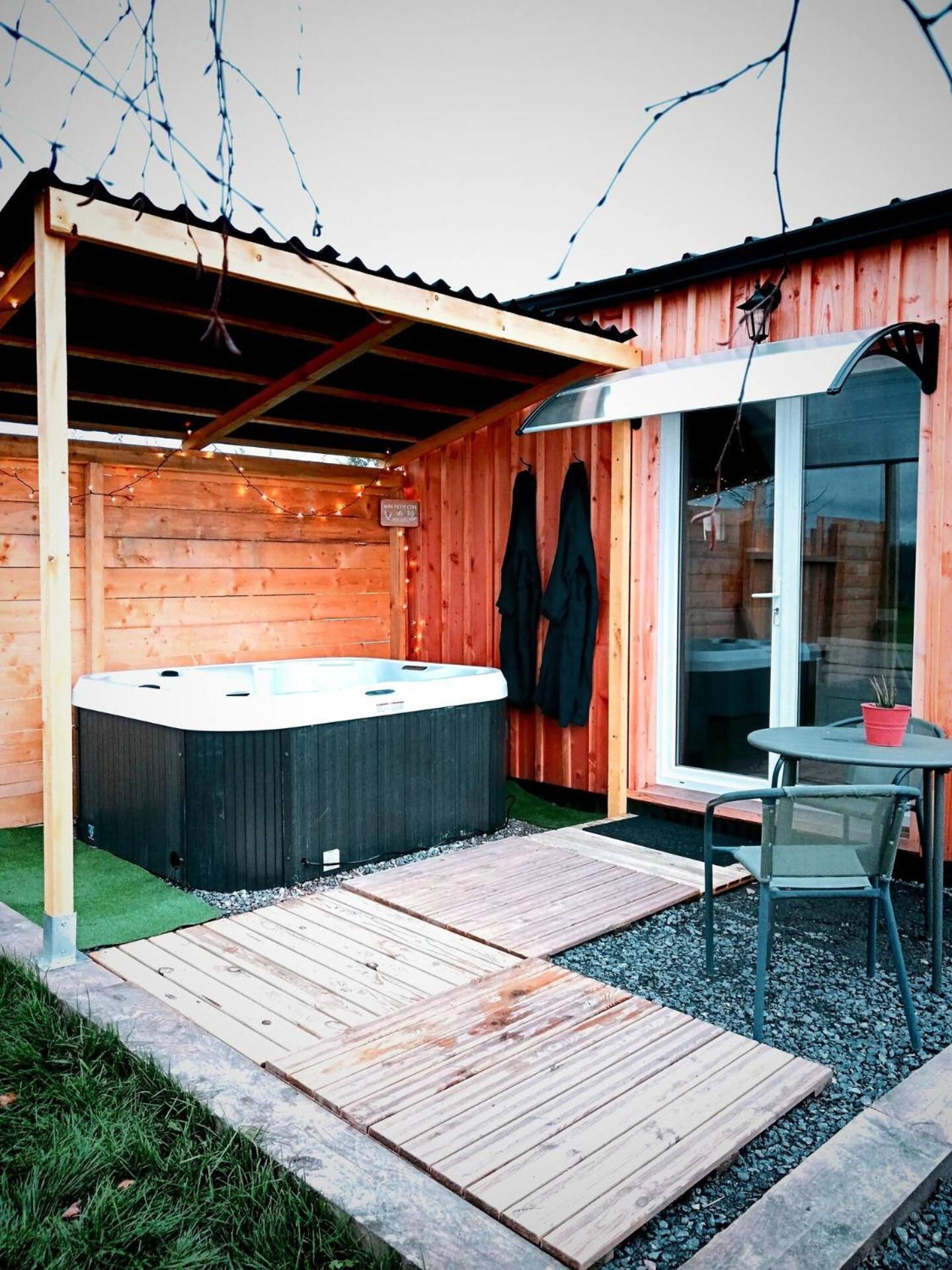 Chalet Cosy Avec Option Jacuzzi Saint-Genes-de-Fronsac ภายนอก รูปภาพ